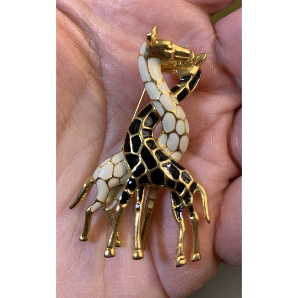 Vintage Gold Tone Black & White Enamel Intertwined Giraffes Pin Brooch - Picture 2 of 7